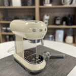Machine à café expresso SMEG - Beige