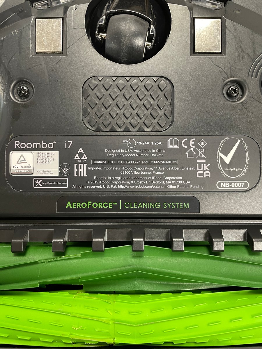 aspirateur-robot-irobot-i7-4.jpg