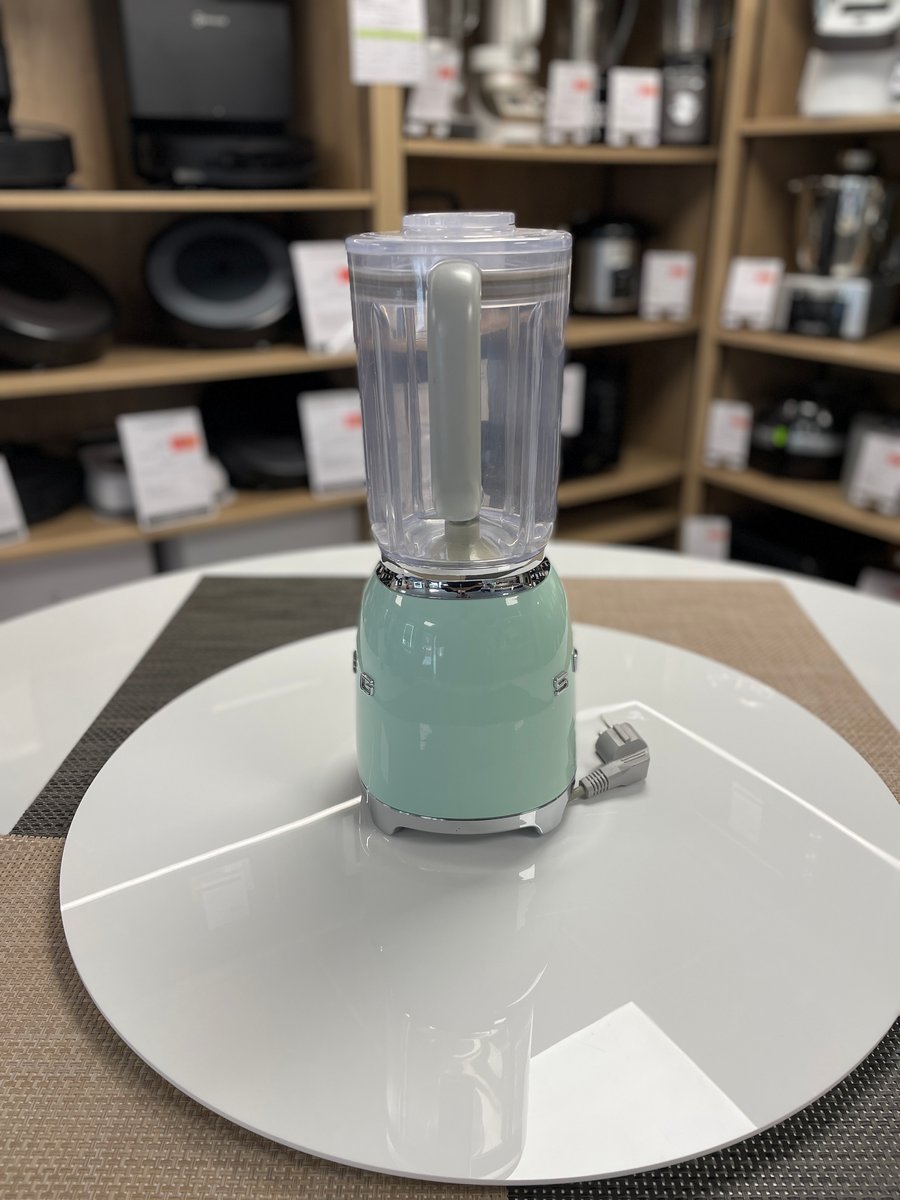 blender-smeg-blf01pgeu-4.jpg