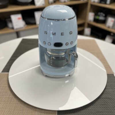 Cafetière-SMEG-DCF01RDEU