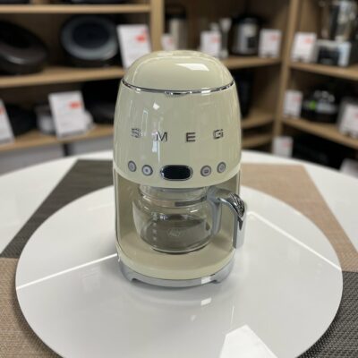 Cafetière-SMEG-DCF02CREU