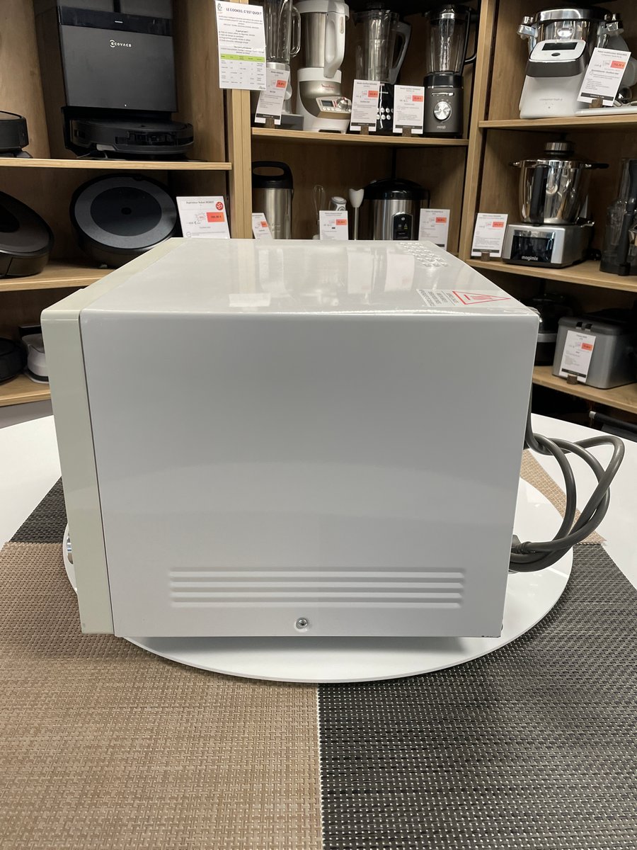 micro-ondes-brandt-ge2622w-2.jpg